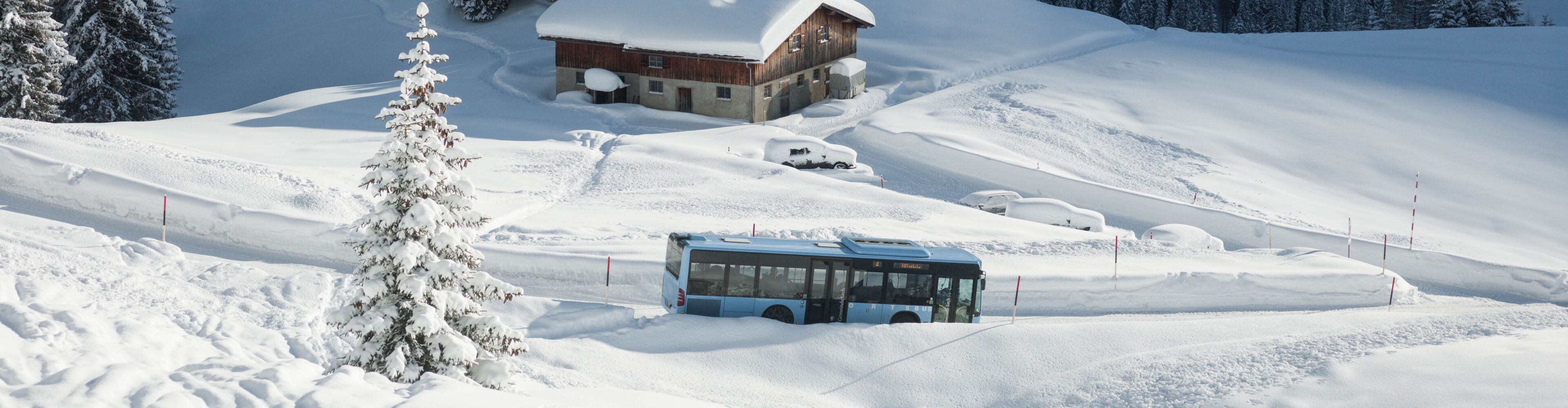 ortsbus-lech-winter-schnee-lech-zuers-mobilitaet