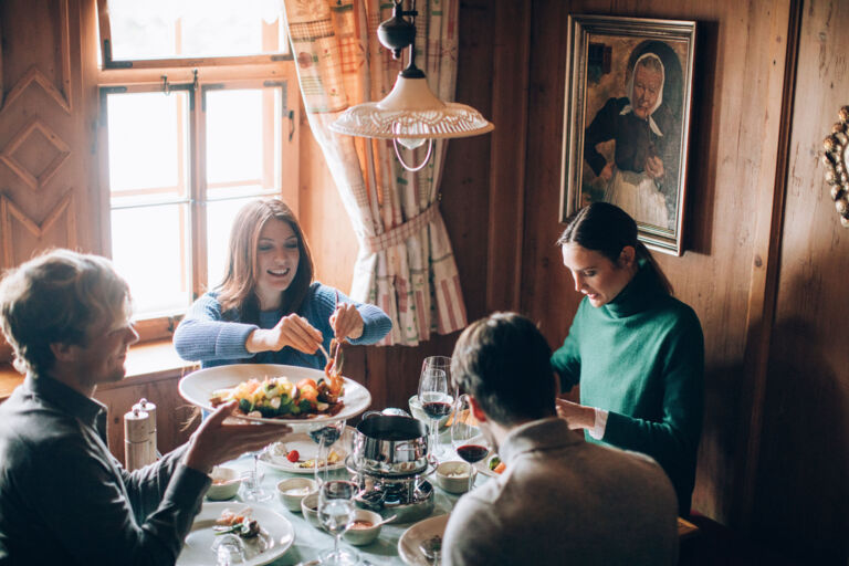 Fondue_Kulinarik_urigen Hütte_Lech Zürs